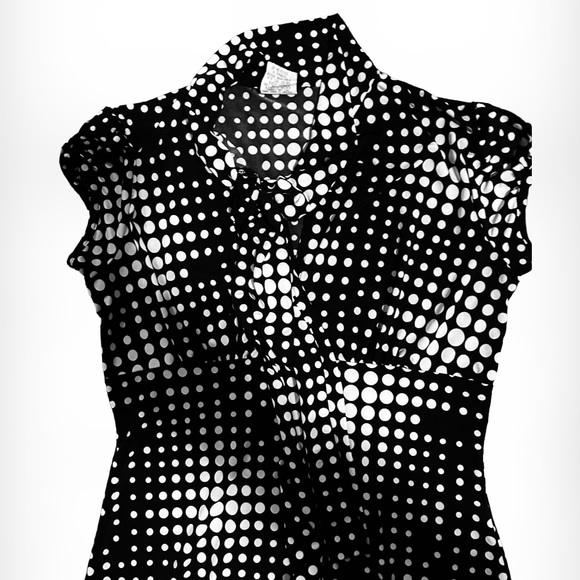 Maurices Super Cute Fitted Black & White Polka Dot Blouse w/Tie Neck! SZ S - Picture 3 of 5
